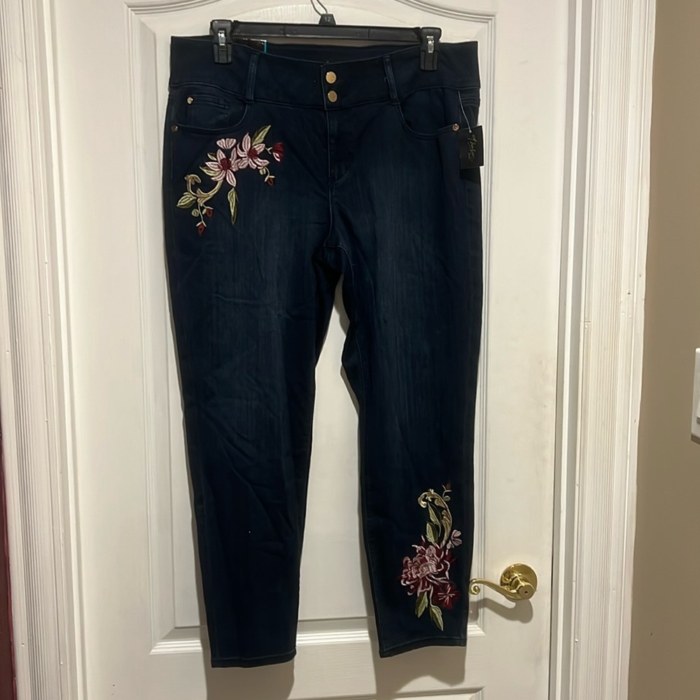 Thalia Sodi skinny jeans with embroidery